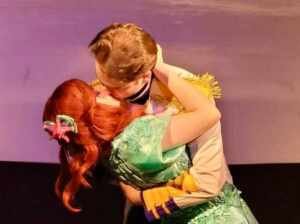 Ana Fajn segue como Ariel no musical “A Pequena Sereia” dessa vez no teatro Del’arte