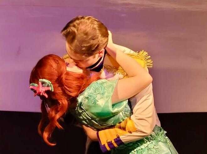 Ana Fajn segue como Ariel no musical “A Pequena Sereia” dessa vez no teatro Del’arte