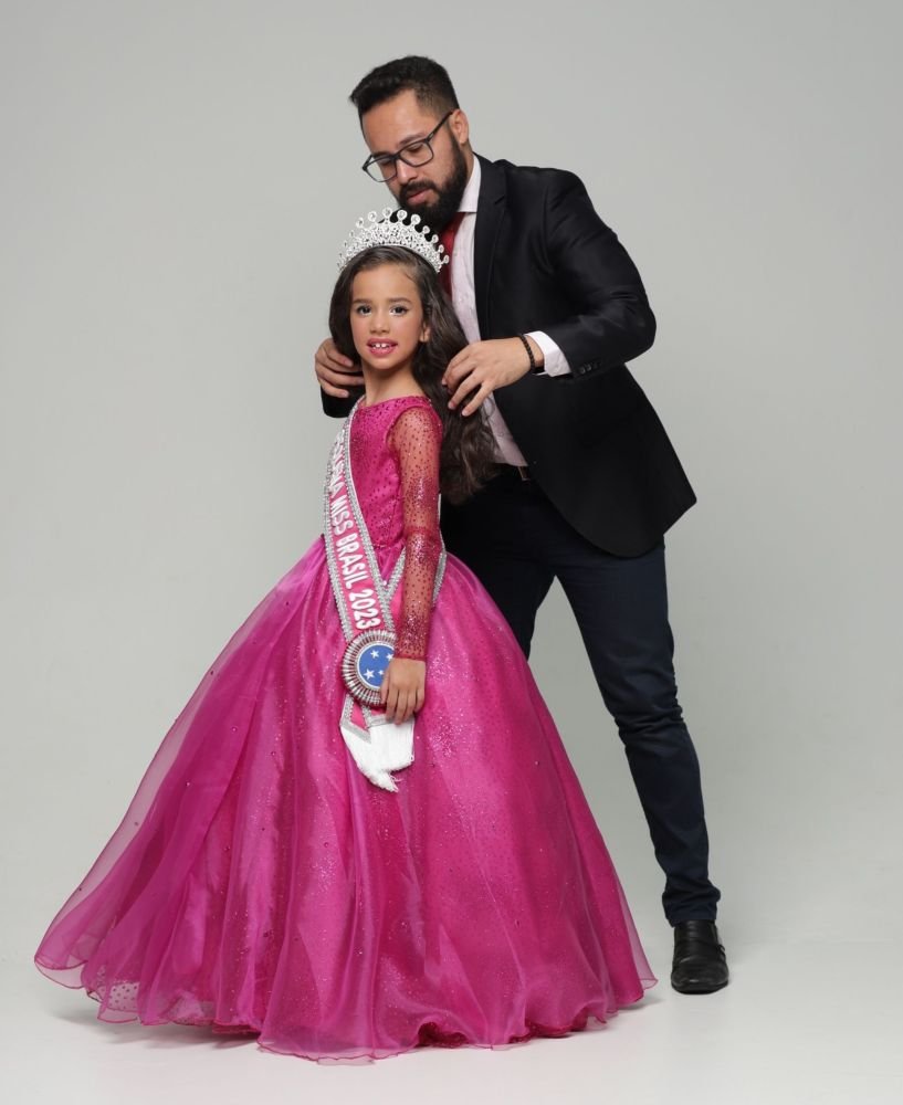 Rebecca Macedo e o consultor de misses Paulo Filho - Brasilio Wille / Divulgação