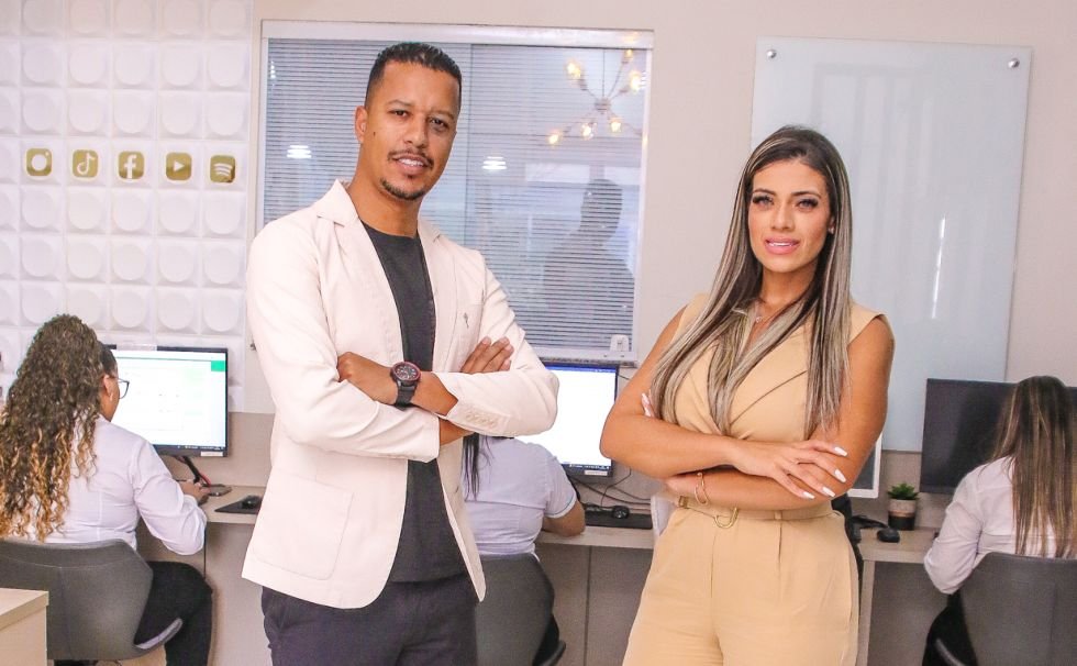 Adriano Rocha e Jessica Vieira - Crédito da Foto: Thiago Duran / Divulgação