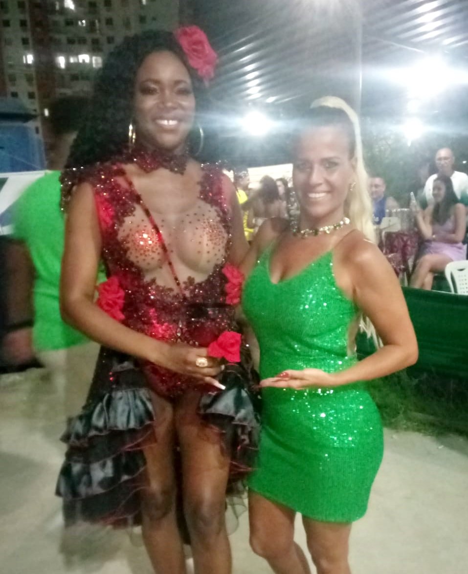 Marisa Charme é coroada Rainha de bateria da Acadêmicos de Jacarepaguá 9 Marisa Charme Coroacao 3