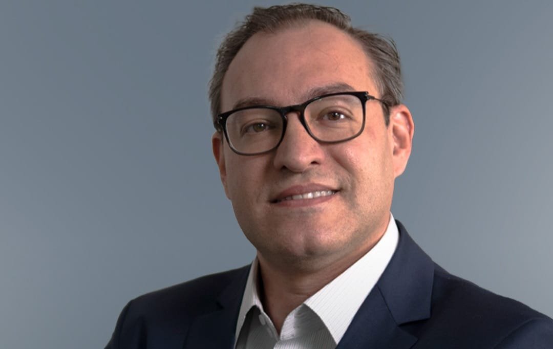Cirurgião Wendell Uguetto explica o aumento na busca por padrões 'Perfeitos'