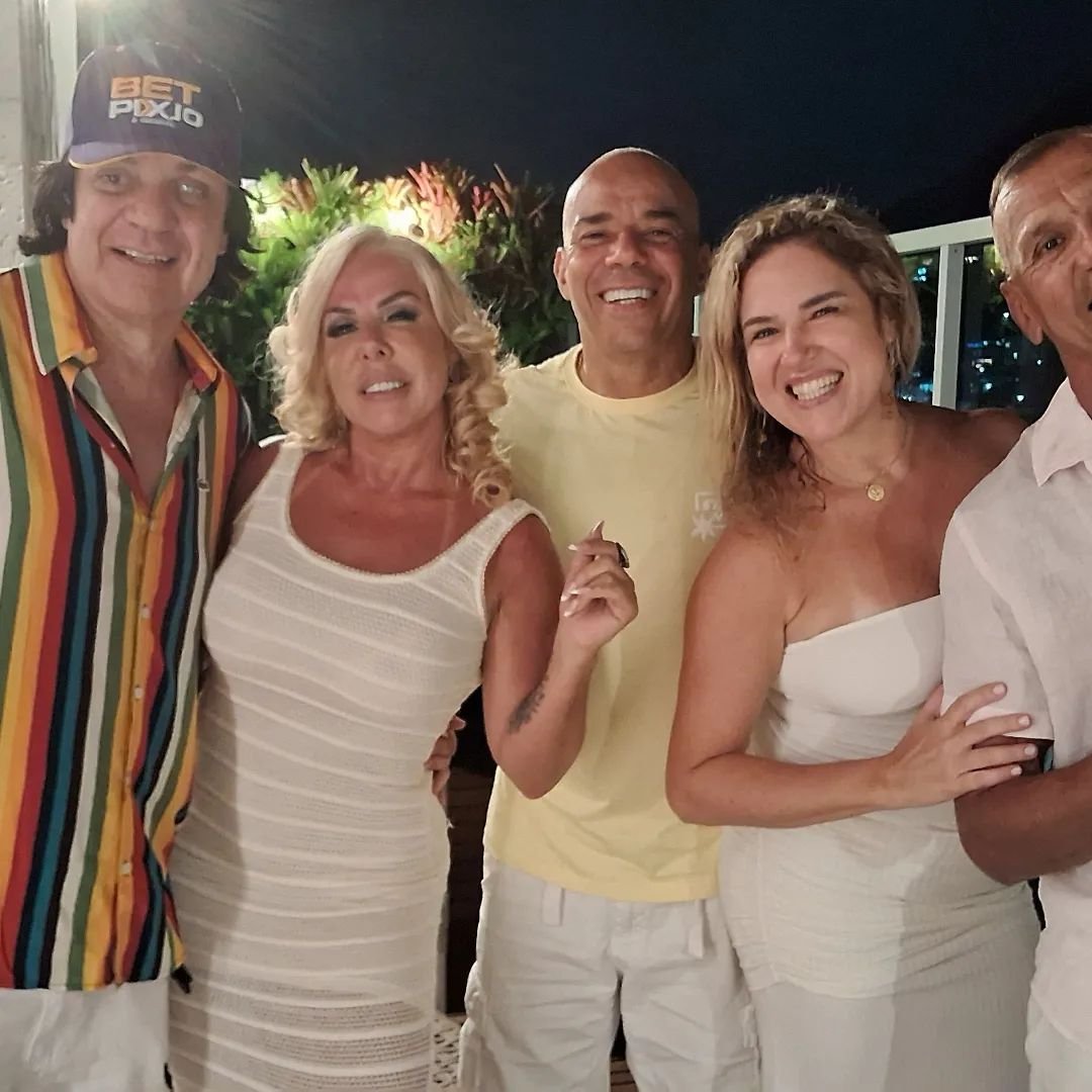Rosana Menezes e Carlos Kaiser celebram amor e planos futuros em cobertura luxuosa Rosana Menezes e Carlos Kaiser celebram amor e planos futuros em cobertura luxuosa