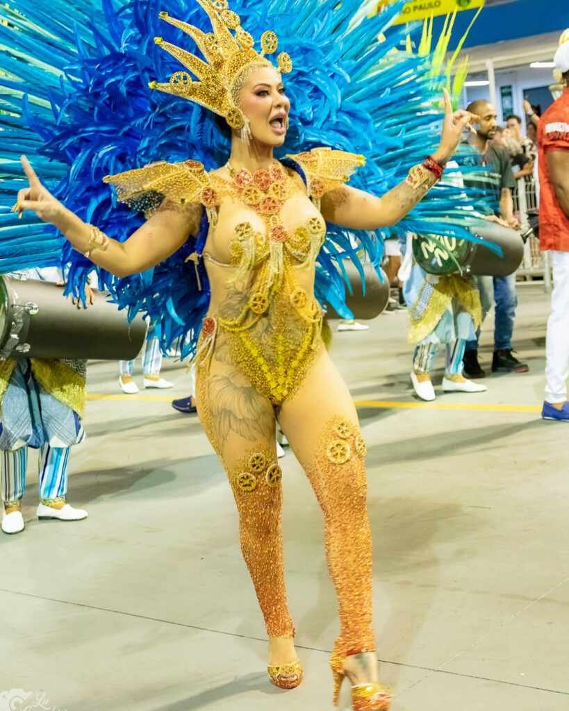 Rainha de Bateria da Pérola Negra lamenta rebaixamento e exalta força da comunidade 26 Ana Itikawa 3