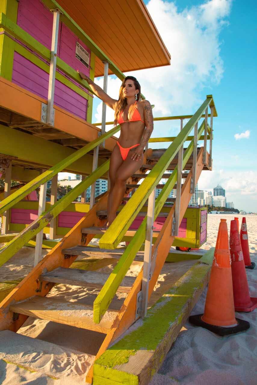 Taty Zatto: Celebrando 46 anos em Miami Beach com ensaio exclusivo 31 IMG 20240322 WA0031 scaled