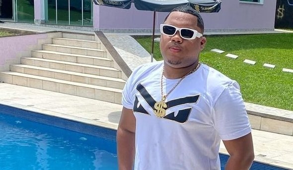MC PL Alves, do hit 'Marretada do Thor', grava clipe na Mansão Privilege SP