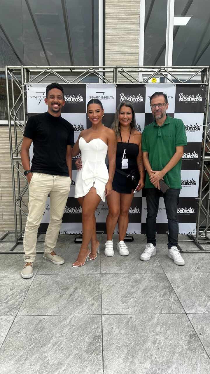Influenciadora Giulia Dantas reúne multidão em bazar no Rio de Janeiro 30 IMG 20240407 WA0077 scaled