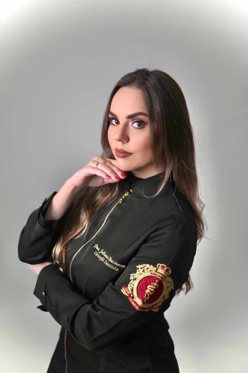 Dra. Juliana Christensen explica as causas da papada e soluções para tratamento