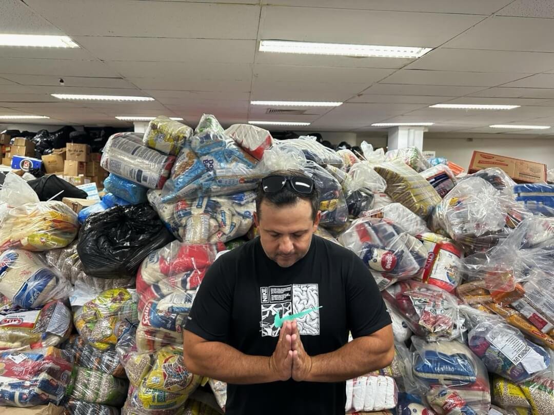 Marco Marconi do Boleiros Tips arrecada 5 toneladas de alimentos para o Rio Grande do Sul Marco Marconi do Boleiros Tips arrecada 5 toneladas de alimentos para o Rio Grande do Sul