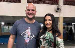 Monique Rizzeto reencontra Mestre Demétrius e vive expectativa do reinado na Acadêmicos de Niterói