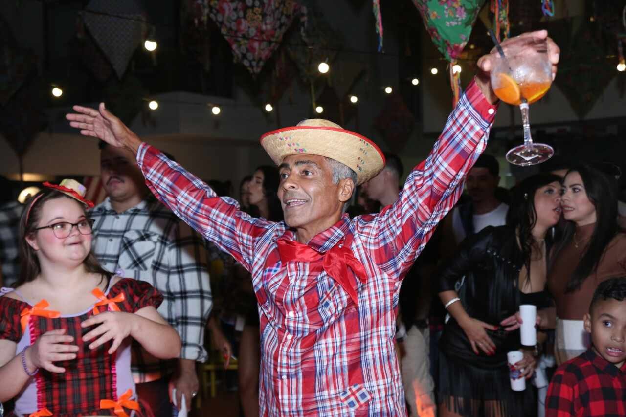 Romário festeja o XVI Arraiá do Baixola com tradicionalismo e alegria