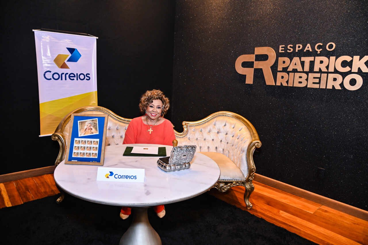 Selo institucional celebra os 50 anos de carreira de Alcione 29 DSC 7071 scaled