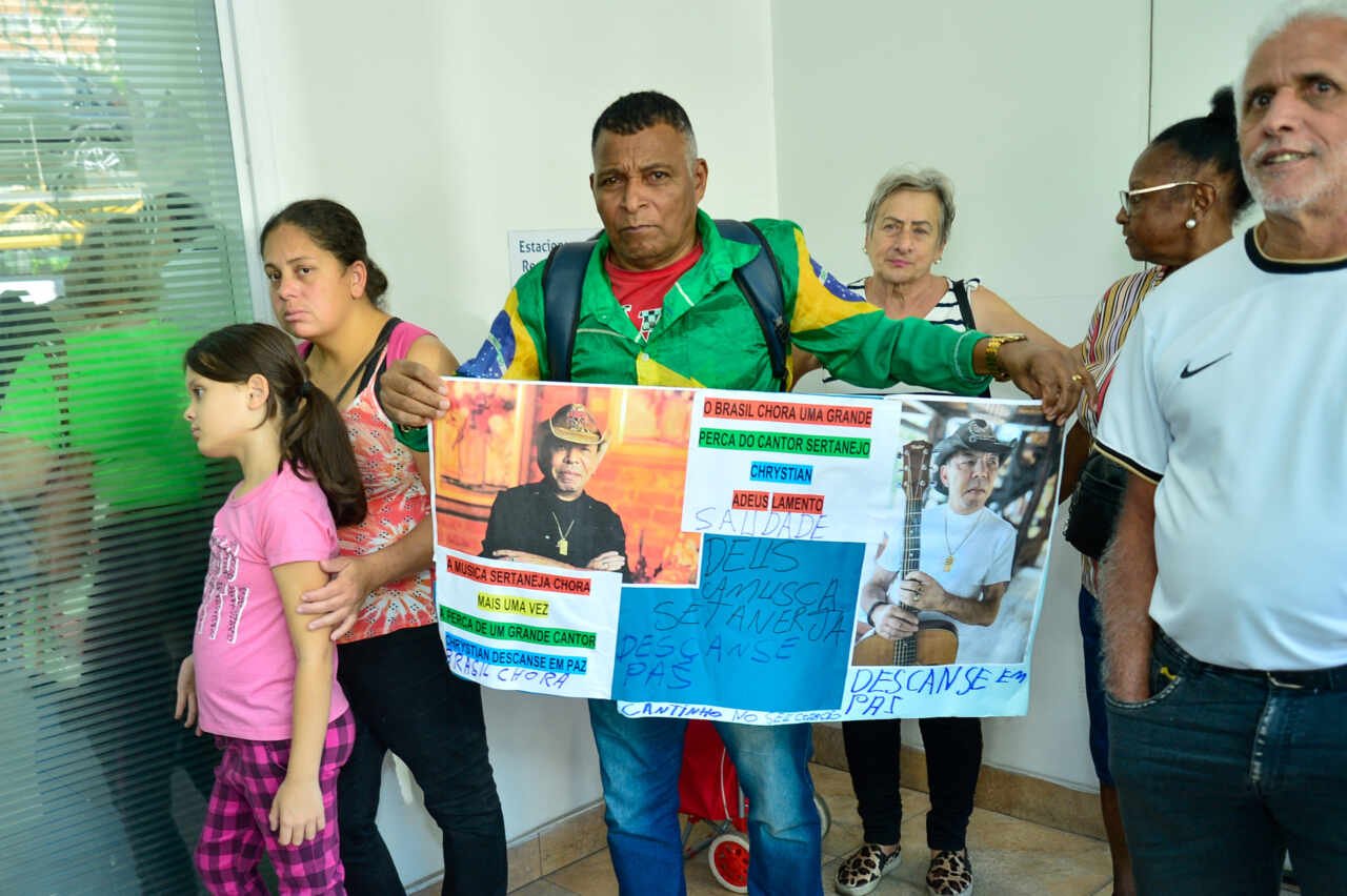 Familiares, Artistas e Fãs se despedem de Chrystian em velório no Ossel Memorial em São Caetano do Sul 9 Fotos: Eduardo Martins / Brazil News
