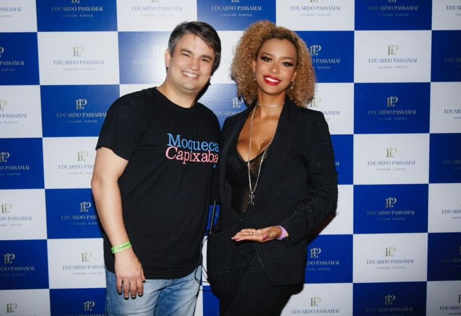 Com ingressos esgotados, Banda Casaca realiza show em comemoração aos 25 anos de carreira 26 Dr Eduardo Passamai e Anastácia Nascimento - Crédito da Foto: @tatianapezzinfotografia / Divulgação