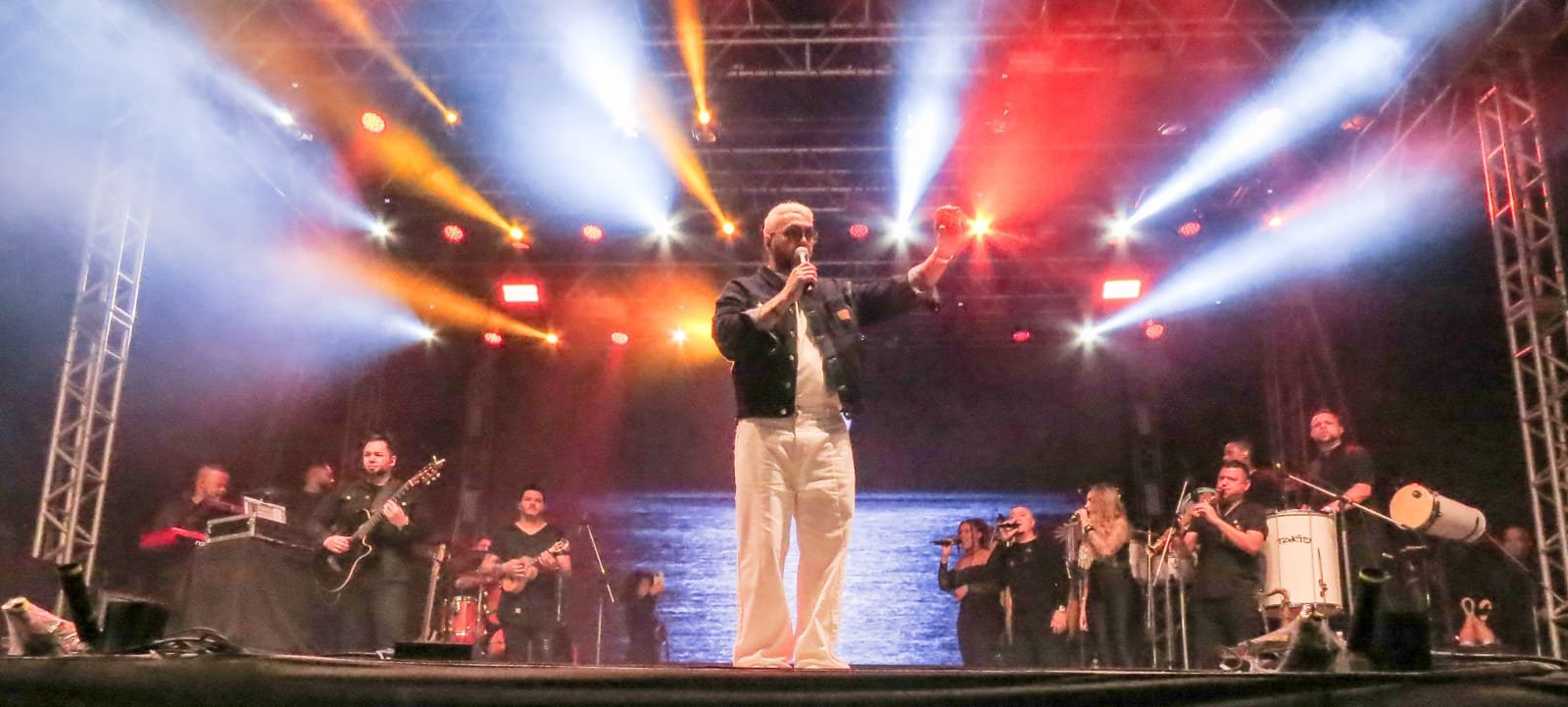 Belo leva público ao delírio em Arraiá de Duque de Caxias 25 Belo / Fotos: Marlucia Ribeiro