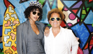 Ludmilla brilha no Palácio Britto: Encontro mágico com o mestre do Pop Art em Miami