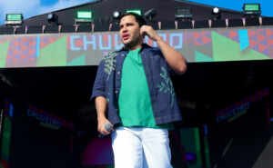 Lucas Guimarães agita Maceió ao chegar para gravação de seu programa no SBT