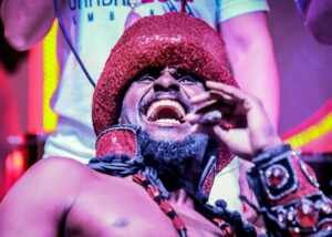 Demerson D’Álvaro: Entre o brilho do carnaval e as emoções da telinha