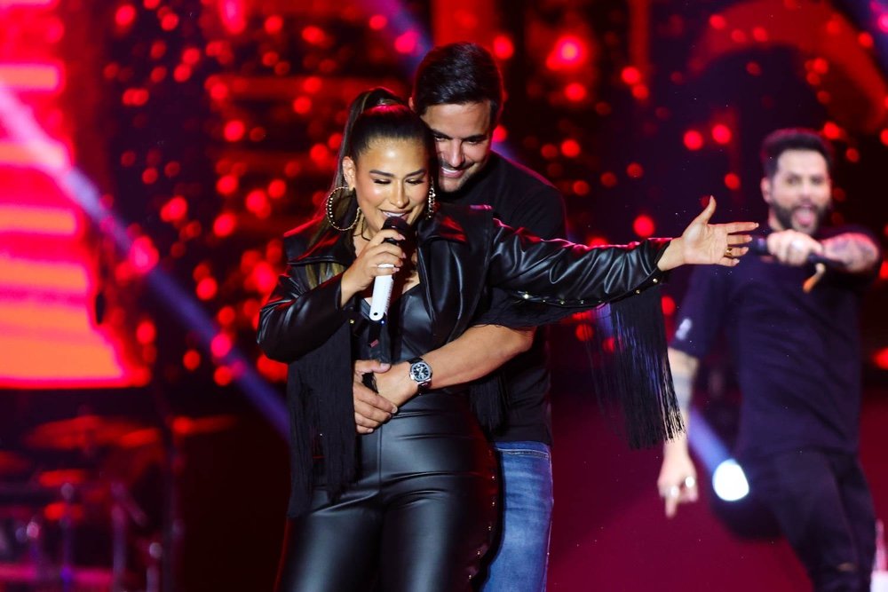 Simone Mendes encanta no Farraial 2024 e declara seu amor a Kaká Diniz no palco 8 Foto: Brazil News
