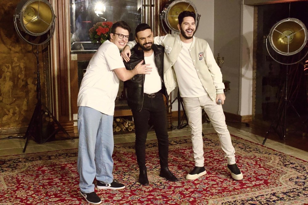 Anderson e Matheus inovam com colaborações em novos videoclipes com Thullio Milionário