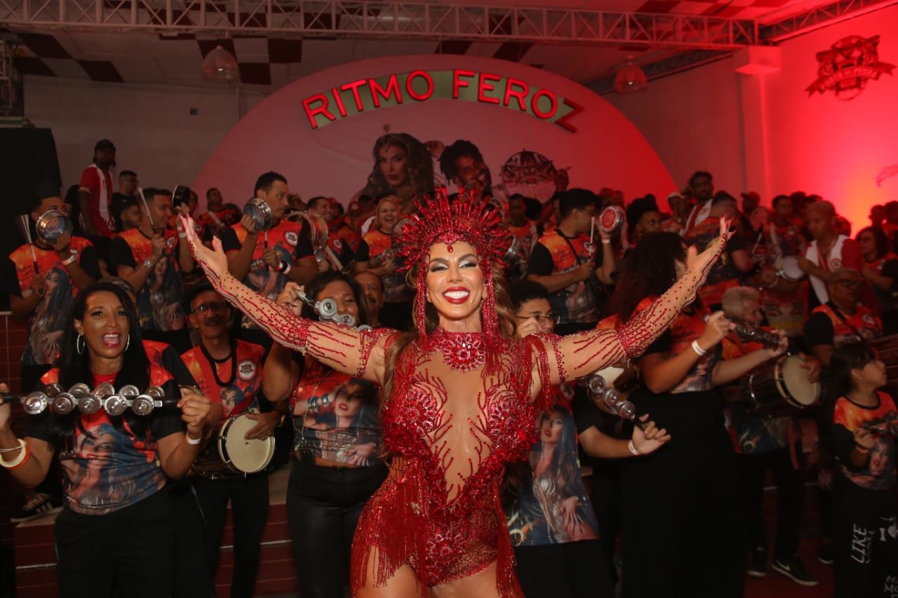 Andrea de Andrade é coroada rainha de bateria da Porto da Pedra 31 IMG 20240901 WA0045