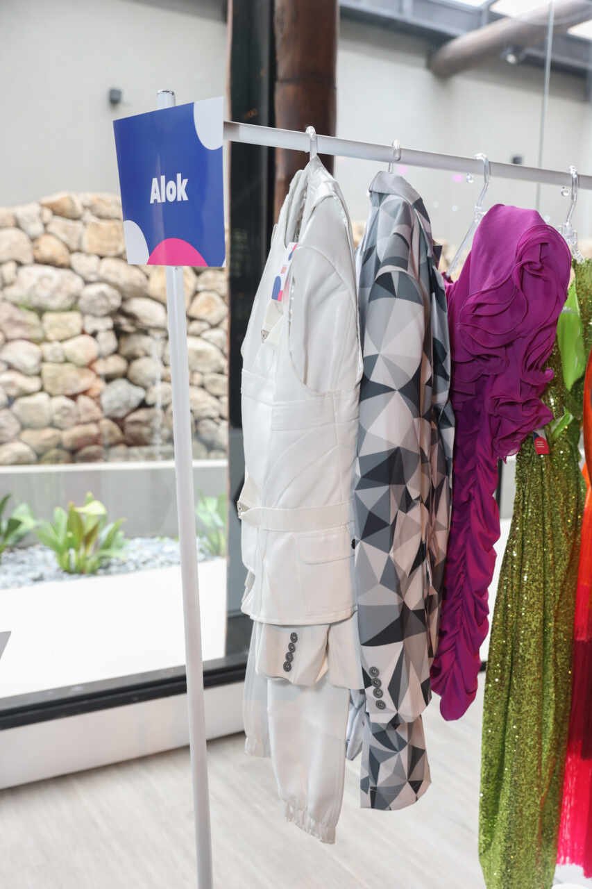 Bazar Beneficente da Gkay atrai fãs e arrecada fundos para instituições de caridade