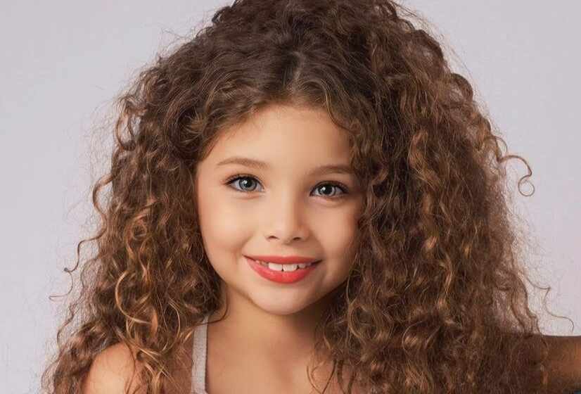 Bella Aragão: A pequena protagonista que encanta palcos como Mirabel Bella Aragão: A pequena protagonista que encanta palcos como Mirabel