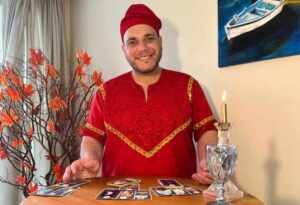 Pai Wesley é dirigente espiritual do Templo Caminho das Águas Encantadas, referência em Alta Magia no Brasil