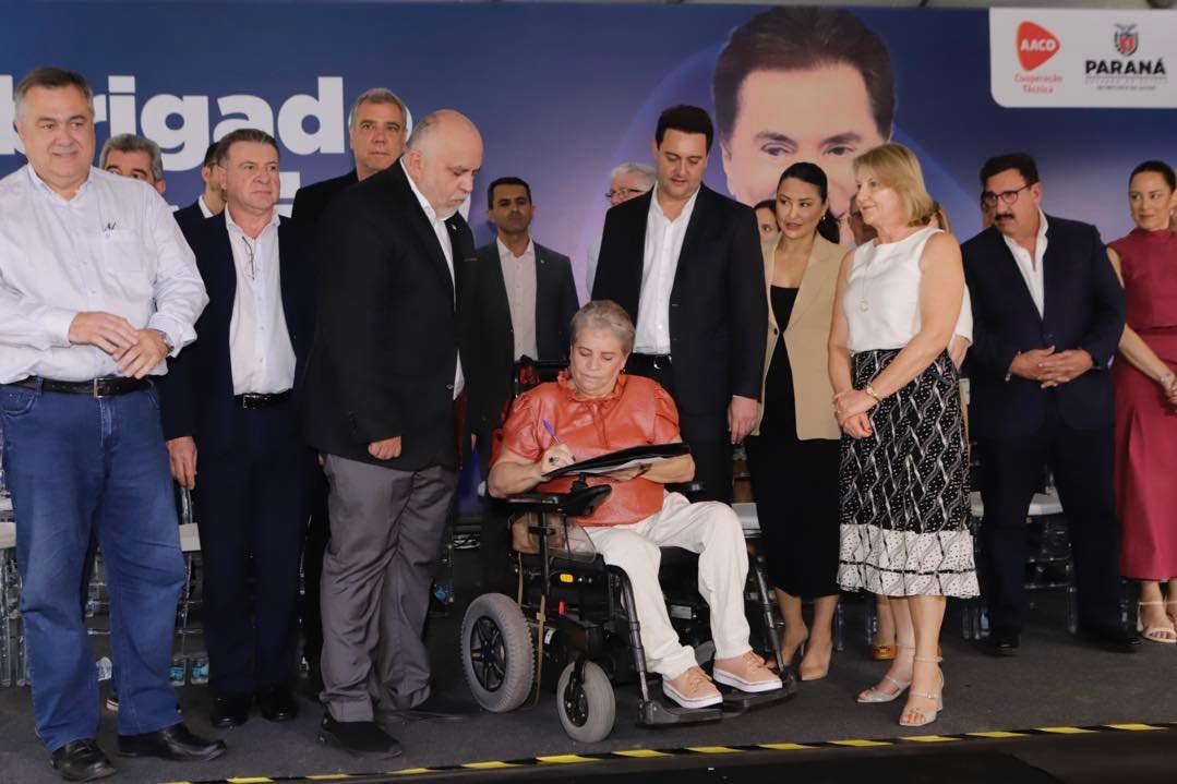 Ao lado da irmã Cinthia, Silvia Abravanel vai a Curitiba para anúncio de hospital que homenageia legado do pai 33 complexo silvio santos foto roberto dziura jr 13