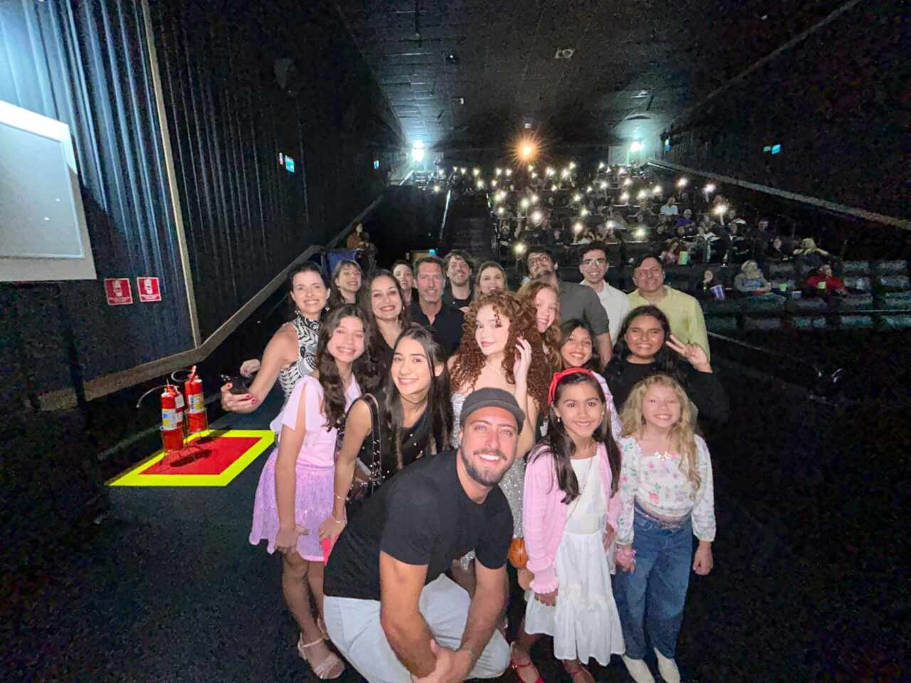 Com Eike Duarte no elenco a pre-estreia de 