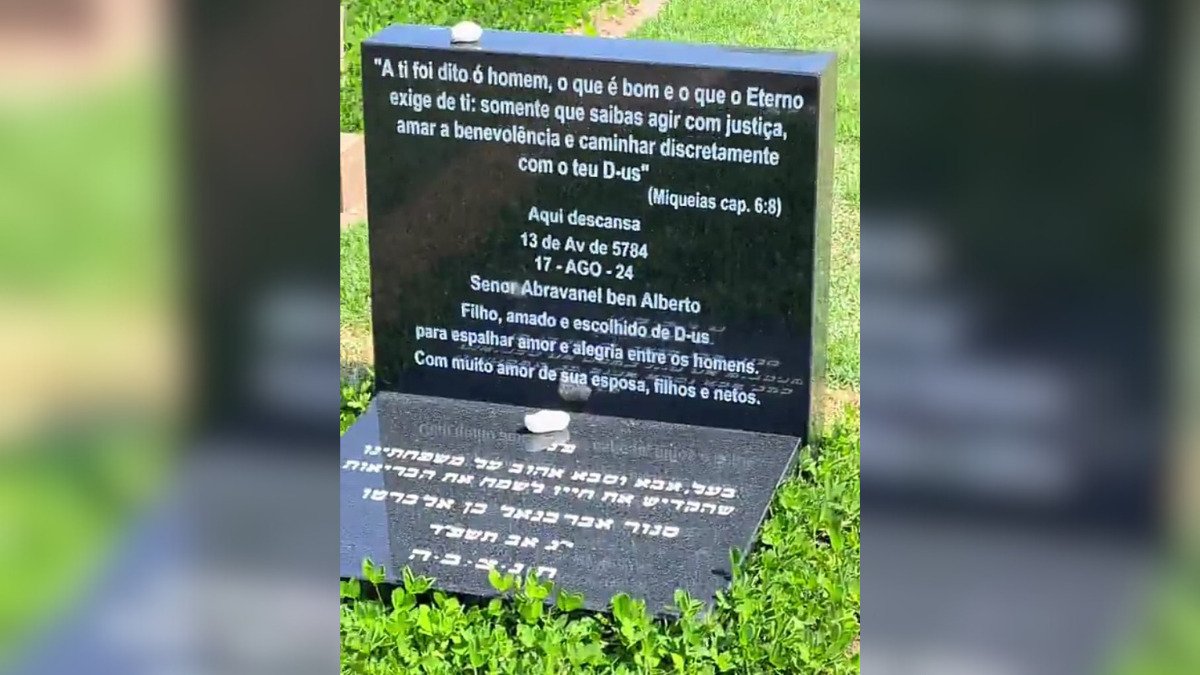Fã burla segurança de cemitério e mostra, pela primeira vez, túmulo de Silvio Santos 21 Fotos e vídeos repercutiram nas redes sociais (Foto: X, Reprodução)