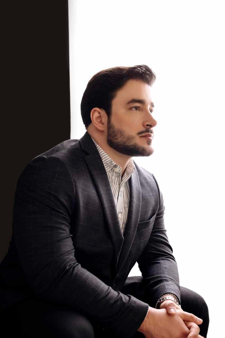 Dr. Gustavo Favarini: A jornada de um médico em busca da beleza natural e do bem-estar