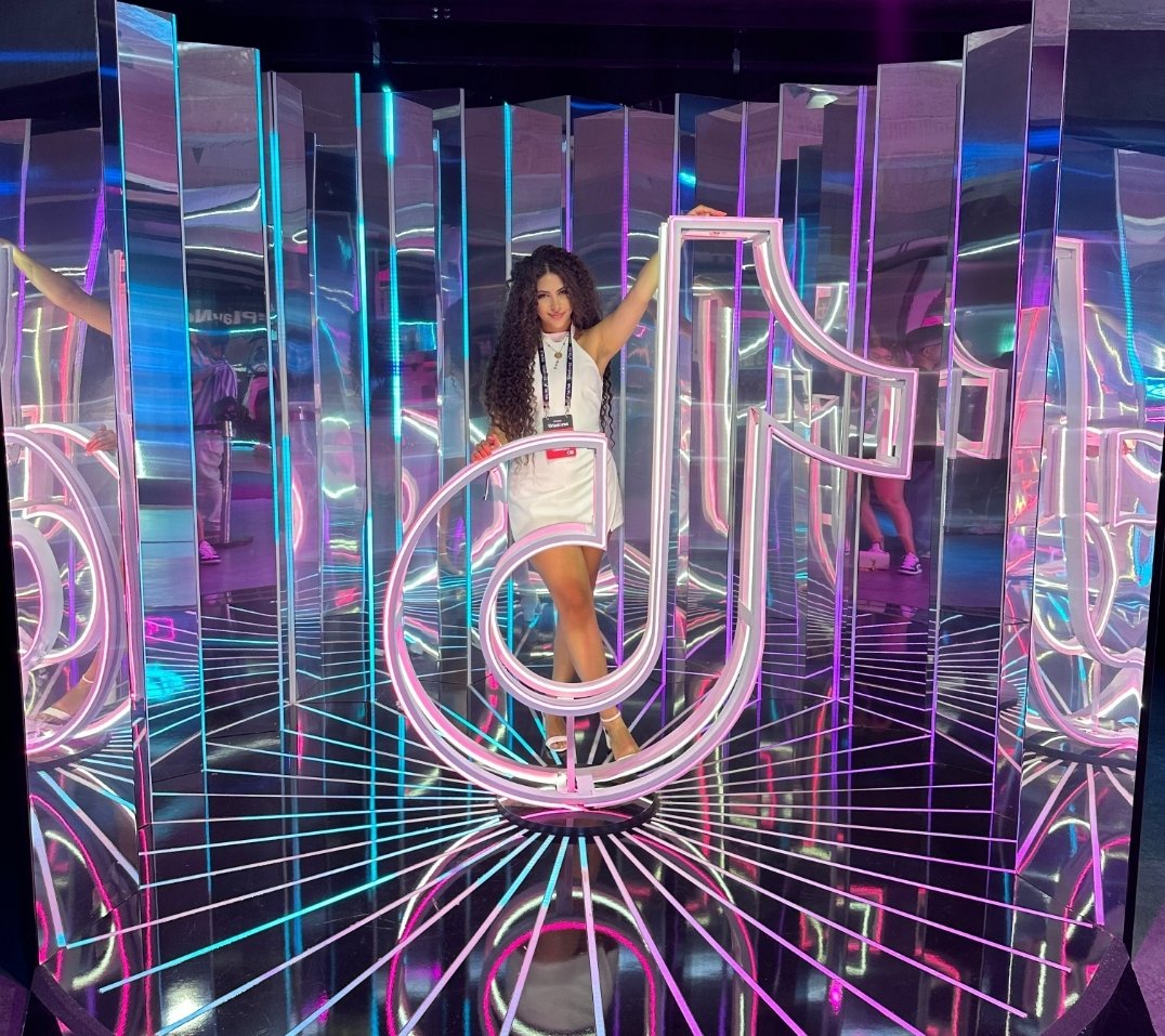 Bonny: A Gaúcha que Conquistou o Mundo com Lives e se Tornou a “Rainha do TikTok” 25 Screenshot 20241118 195556 Gallery