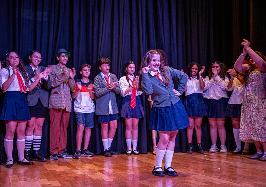 Duda Batista celebra papel como protagonista no musical Duda Batista celebra papel como protagonista no musical