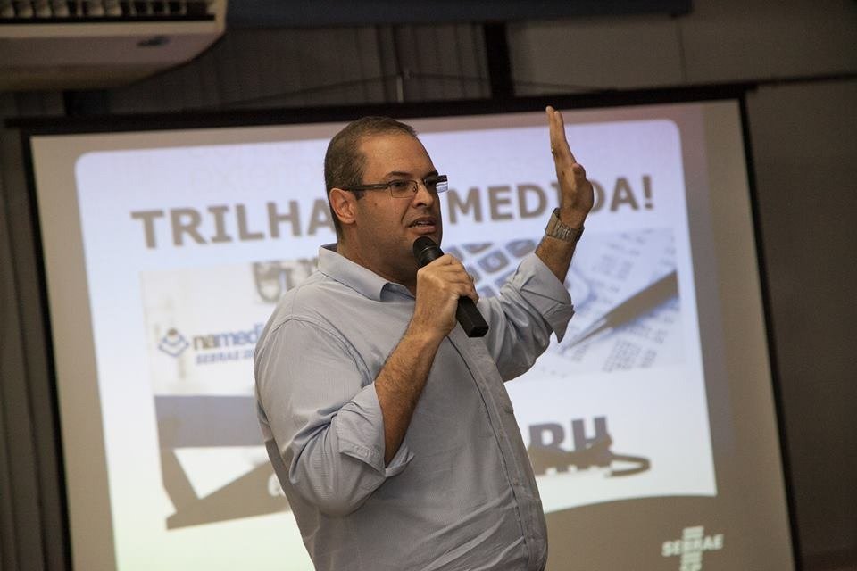 Inovara Consultoria: Excelência em consultoria empresarial para Clínicas, Consultórios e Hospitais 24 Davi Berne | Professor e Doutor - Crédito da Foto: Divulgação