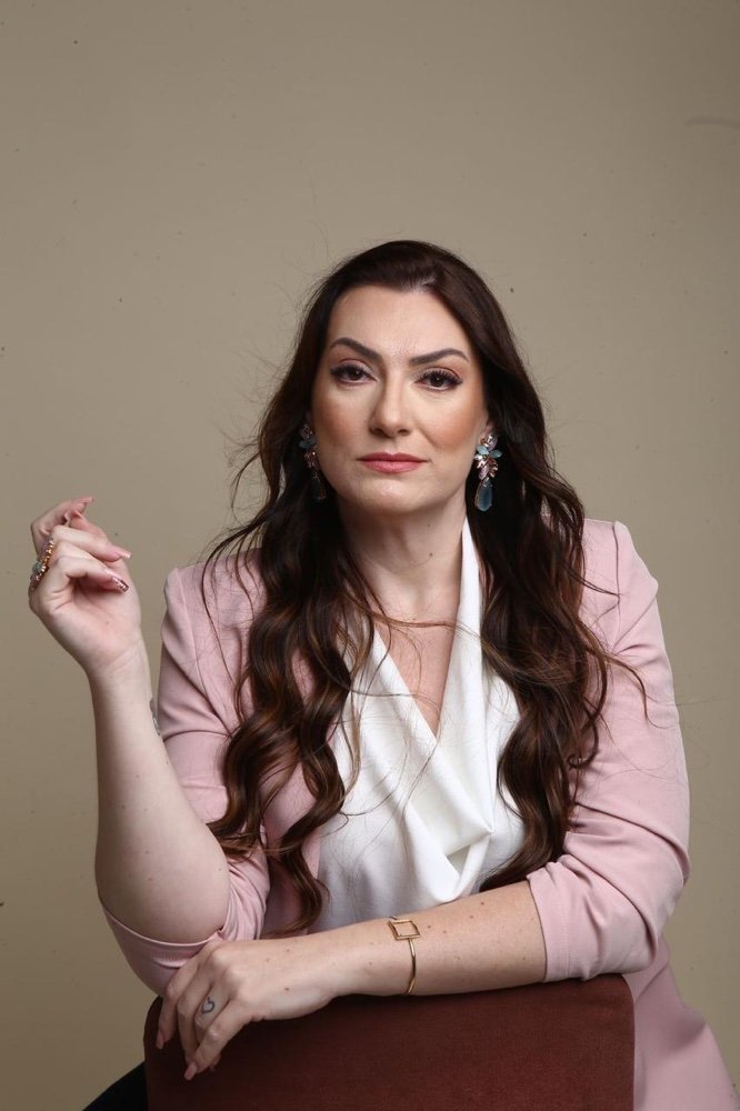 Juliana Conti: Psicóloga e Psicanalista esclarece a importância de reconhecer e tratar o Burnout 8 f3f6d392 a3dd 43cb 9ff1 a239b4c01583 1