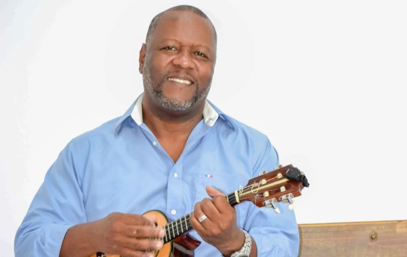 Serginho Procópio agita a Portela em show histórico com a nata do samba Serginho Procópio agita a Portela em show histórico com a nata do samba