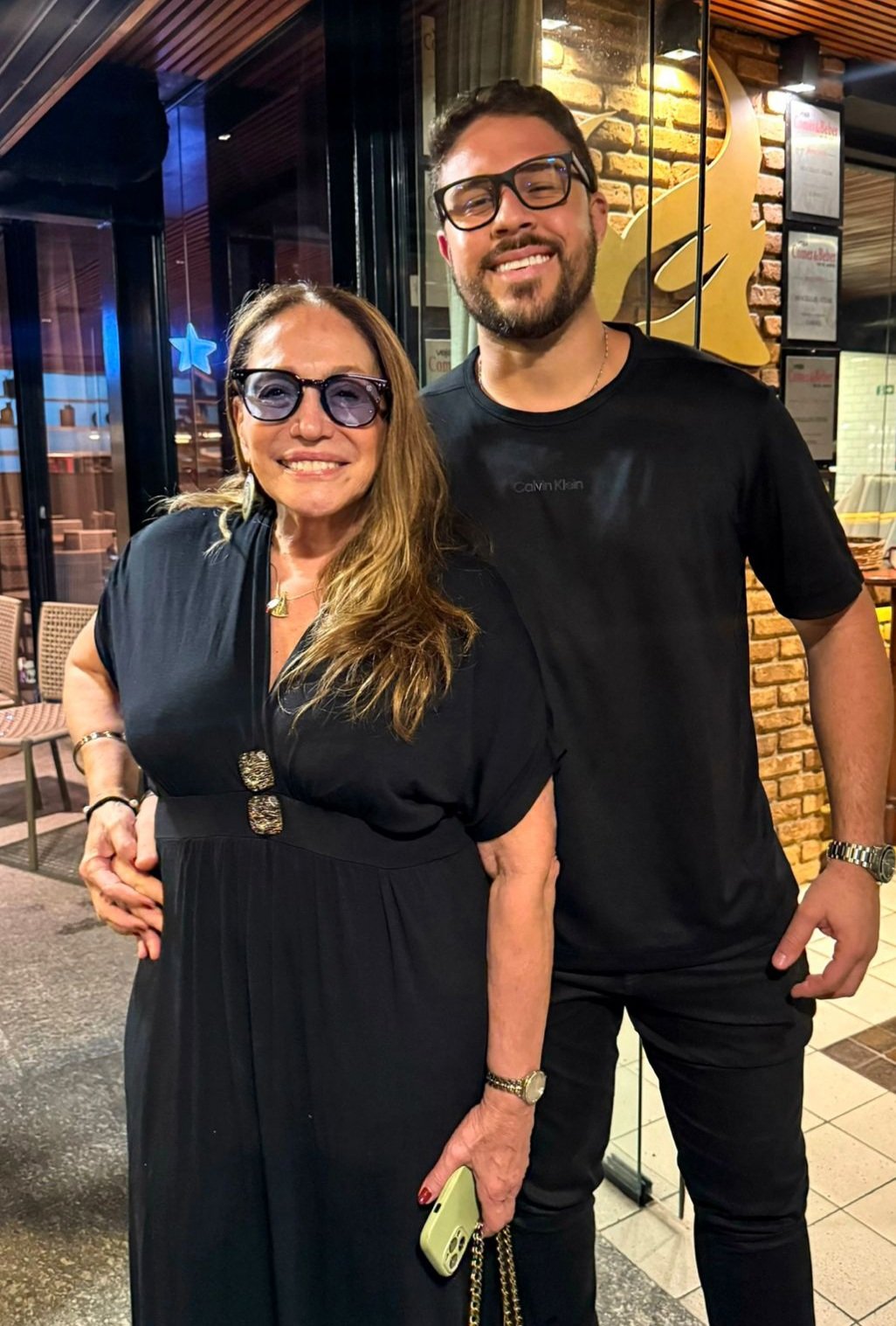 Susana Vieira “coladinha” com ex de Cariúcha levanta rumores de romance! 17 IMG 20241228 WA0169