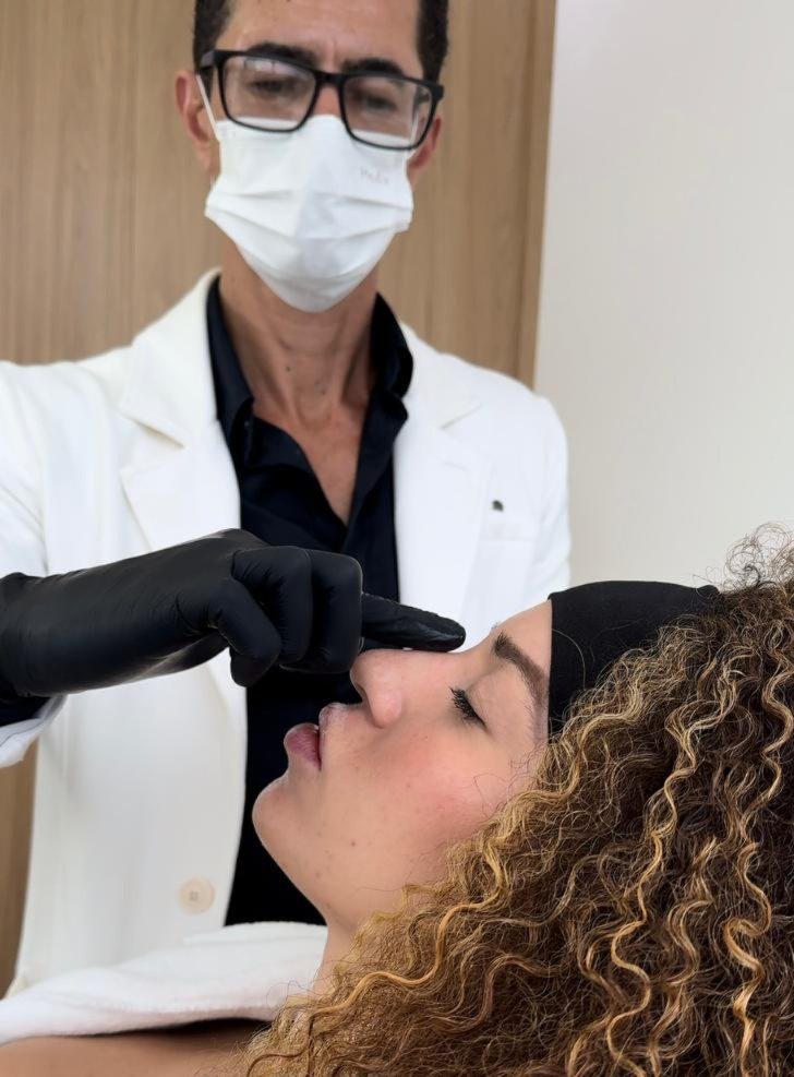 O Biomédico dos famosos no RJ: Dr. Gledson Neves sai em defesa de sua paciente 8 WhatsApp Image 2024 12 04 at 15.17.41