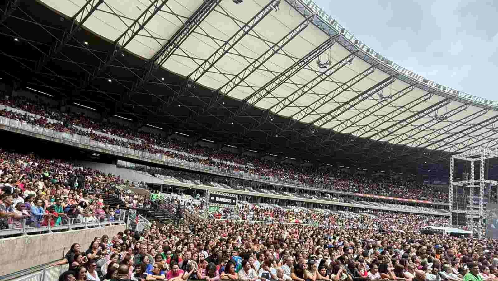 Mineirão é Tomado pela Fé em Culto Histórico Liderado pelo Bispo Bruno Leonardo Mineirão é Tomado pela Fé em Culto Histórico Liderado pelo Bispo Bruno Leonardo