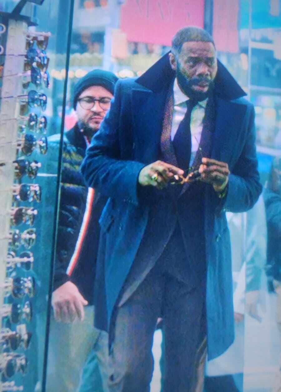 Empresário Brasileiro aparece em cena da Times Square na Netflix 24 Ator Colman Domingo e o Empresário Domingos Neto - Crédito da Foto: Divulgação