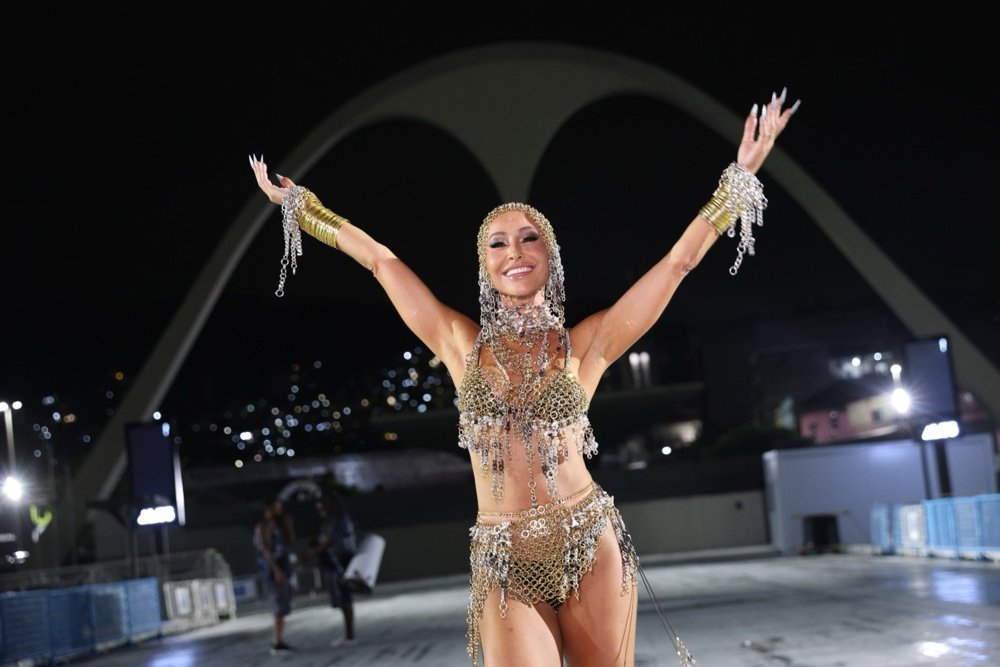 Sabrina Sato participa de ensaio de bateria na Sapucaí 26 129a0853