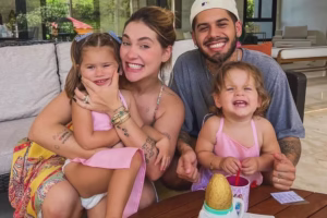 Virginia Fonseca explode o fofurômetro ao compartilhar vídeo das filhas no karaokê