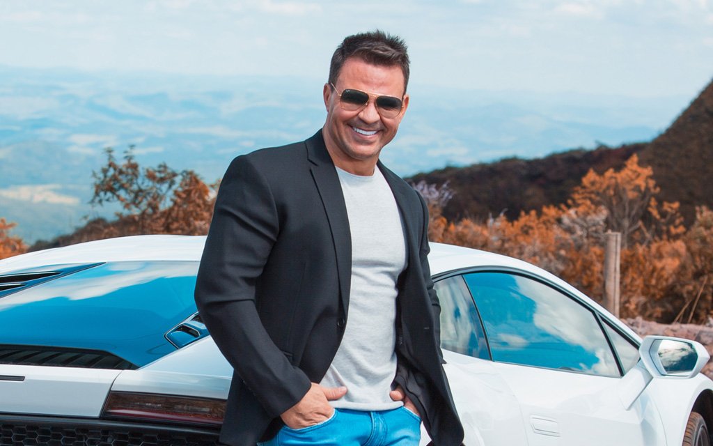 Muita energia: Eduardo Costa canta Eduardo Costa inicia o ano com regravação de “Conta para ela”