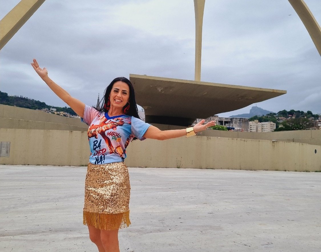 Tatiana Breia desfilará com o filho Gabriel no ensaio técnico da União da Ilha