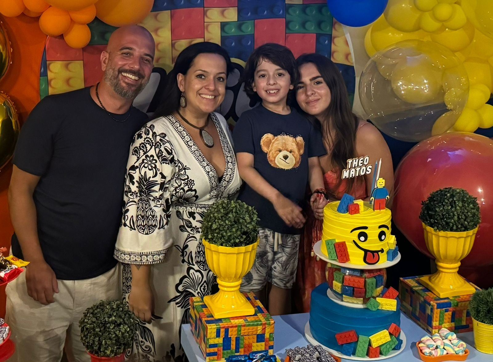 Theo Matos celebra aniversário de 8 anos com festa temática de LEGO Theo Matos celebra aniversário de 8 anos com festa temática de LEGO