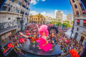 Bloco Minhoqueens confirma desfile no Carnaval 2025