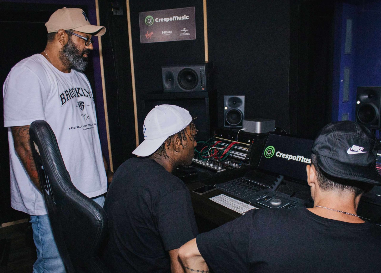Caio Luccas visita estúdio da Crespo Music 26 Caio Luccas visita Crespo Music Cred AfroReggae 2 scaled