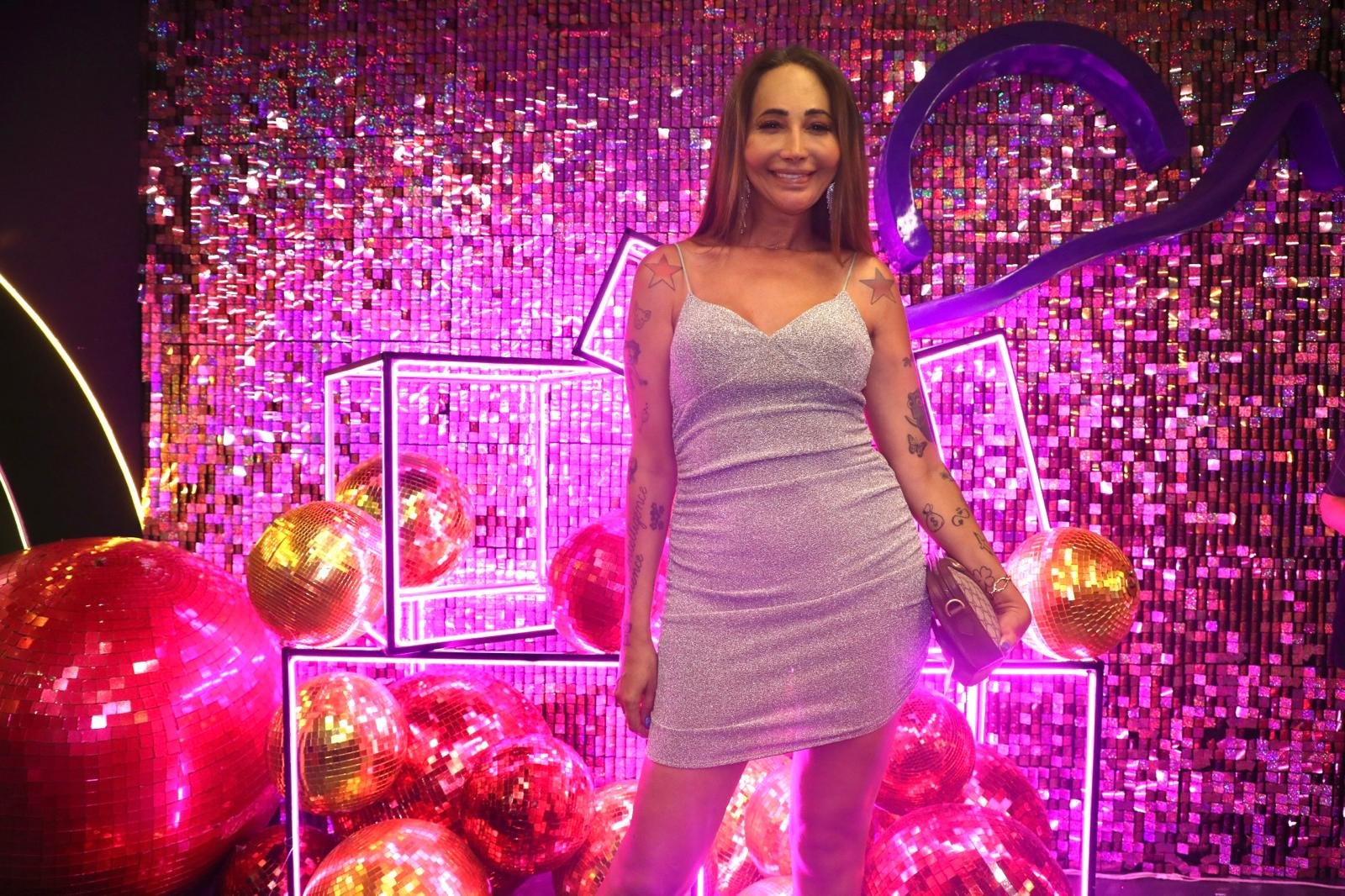 Amanda Fróes curte Carnaval na Sapucaí e elogia despedida de Paolla Oliveira na Grande Rio Amanda Fróes curte Carnaval na Sapucaí e elogia despedida de Paolla Oliveira na Grande Rio