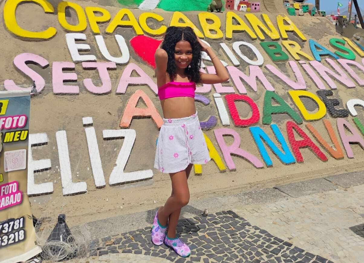 Luísa Lovato, atriz mirim de Garota do Momento, celebra 11 anos com passeio no Rio